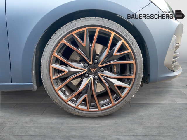 Cupra Leon Sportst 2.0TSI MATT DSG ACC DCC FULLINK KESSY SITZHZ LENKRADHZ PDC NAVI DIGICOCKPIT ALU