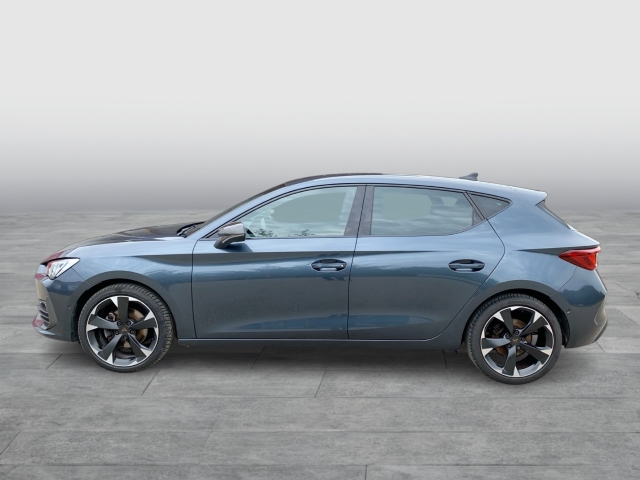 Cupra Leon 1.5TSI ACT CARBON NAVI PARKLENK V+H KAMERA KESSY SITZHZ VOLLED ACC VERKEHRSZEICHEN SPURHAL