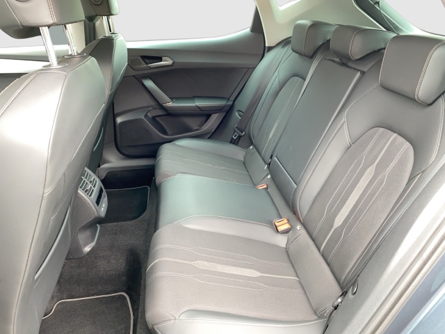 Cupra Leon 1.5TSI ACT CARBON NAVI PARKLENK V+H KAMERA KESSY SITZHZ VOLLED ACC VERKEHRSZEICHEN SPURHAL