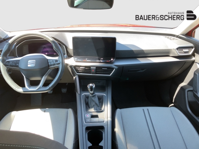 Seat Leon Sportstourer 1.5 TSI AHK PARKLENK V+H LENKRADHZ SITZHZ KAMERA DIGICOCKPIT NAVI VERKEHRZ