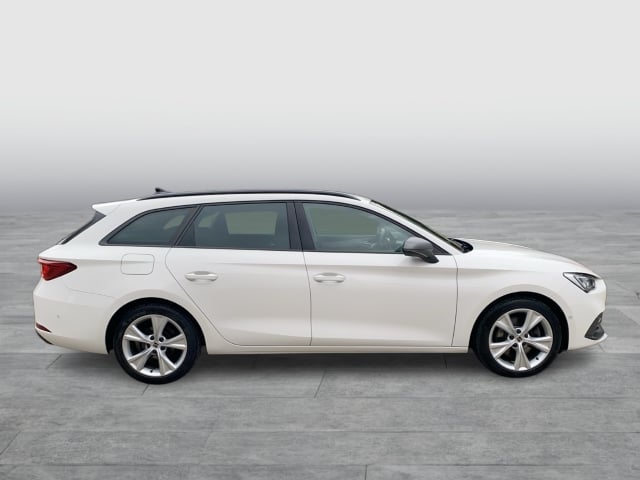 Seat Leon Sportst. FR 2.0TDI DSG ACC FULLINK NAVI PDC V+H KAMERA SITZHZ VOLLED AMBIENTLIGHT LENKRADH