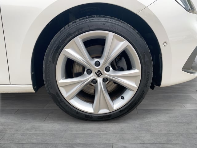 Seat Leon Sportst. FR 2.0TDI DSG ACC FULLINK NAVI PDC V+H KAMERA SITZHZ VOLLED AMBIENTLIGHT LENKRADH