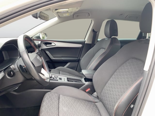 Seat Leon Sportst. FR 2.0TDI DSG ACC FULLINK NAVI PDC V+H KAMERA SITZHZ VOLLED AMBIENTLIGHT LENKRADH