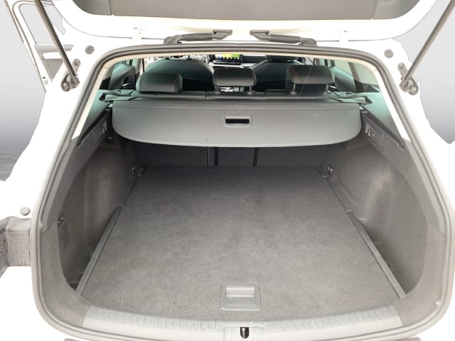 Seat Leon Sportst. FR 2.0TDI DSG ACC FULLINK NAVI PDC V+H KAMERA SITZHZ VOLLED AMBIENTLIGHT LENKRADH