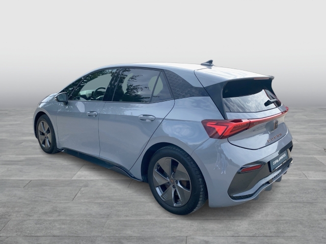 Cupra Born 150 KW 58 KWH ACC WÄRMEPUMPE SITZHZ NAVI FULLINK 8-fach berr. KAMERA PDC V+H CARGO PAKET