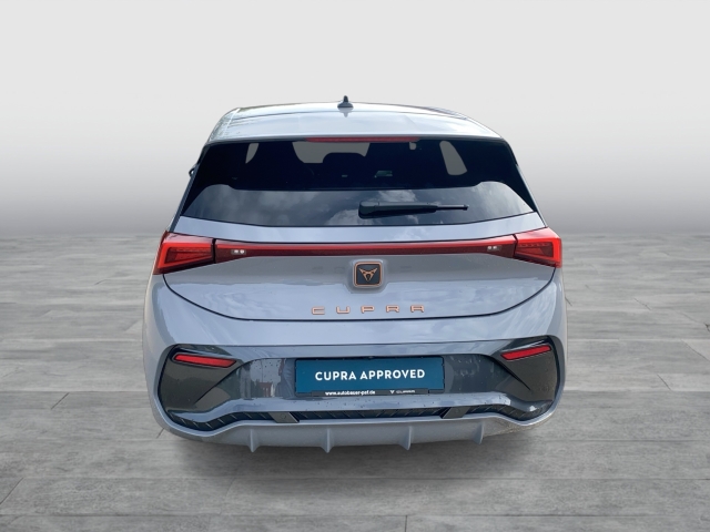 Cupra Born 150 KW 58 KWH ACC WÄRMEPUMPE SITZHZ NAVI FULLINK 8-fach berr. KAMERA PDC V+H CARGO PAKET