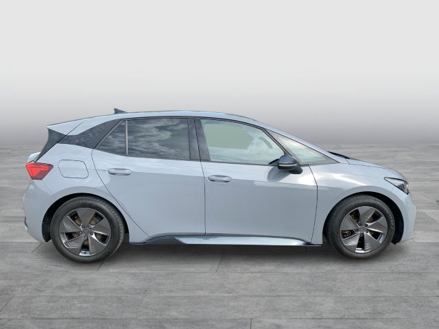 Cupra Born 150 KW 58 KWH ACC WÄRMEPUMPE SITZHZ NAVI FULLINK 8-fach berr. KAMERA PDC V+H CARGO PAKET