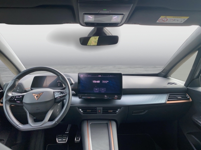 Cupra Born 150 KW 58 KWH ACC WÄRMEPUMPE SITZHZ NAVI FULLINK 8-fach berr. KAMERA PDC V+H CARGO PAKET