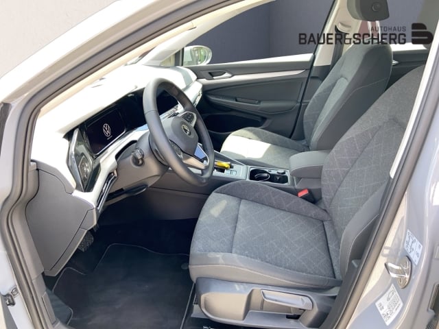 VW Golf 8 Variant Life 1.0 eTSI DSG AHK ACC NAVI APPCONNECT LANEASSIST LENKRADHZ SITZHZ TRAVELASS