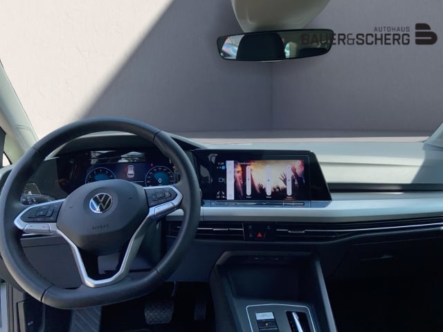 VW Golf 8 Variant Life 1.0 eTSI DSG AHK ACC NAVI APPCONNECT LANEASSIST LENKRADHZ SITZHZ TRAVELASS