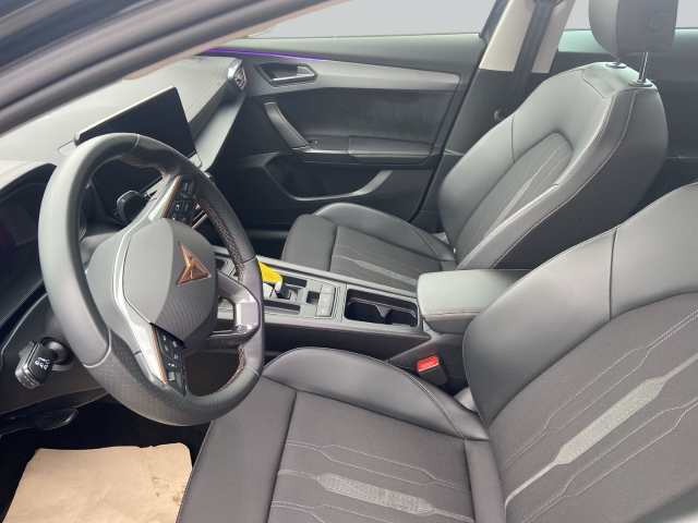 Cupra Formentor 1.4 e-HYBRID DSG ACC FULLINK NAVI AMBIENTLIGHT KAMERA SITZHZ PARKLENK V+H LENKRADHZ ALU