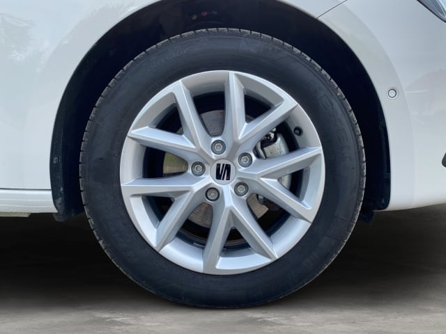 Seat Leon 1.5eTSI DSG ROAD EDITION ACC KAMERA FULLINK  PDC V+H LENKRADHZ CLIMATRONIC FERNLICHTASS