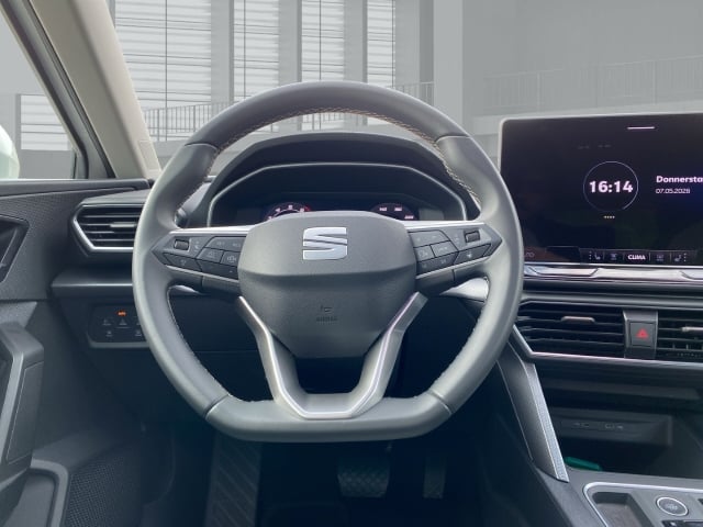 Seat Leon 1.5eTSI DSG ROAD EDITION ACC KAMERA FULLINK  PDC V+H LENKRADHZ CLIMATRONIC FERNLICHTASS