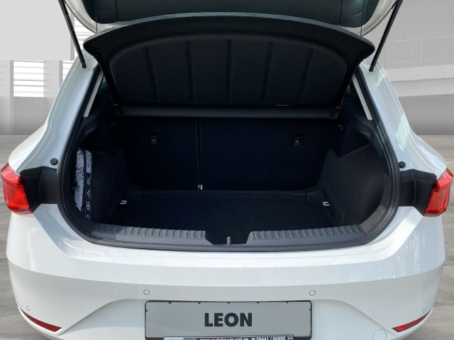 Seat Leon 1.5eTSI DSG ROAD EDITION ACC KAMERA FULLINK  PDC V+H LENKRADHZ CLIMATRONIC FERNLICHTASS