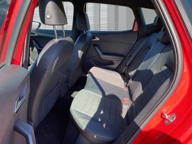 Seat Arona 1.0TSI DSG AUTOM SPORTSITZ ALCANTARA VOLLLED FULLINK PDC V+H KAMERA SITZHZ KESSY TEMP NAVI