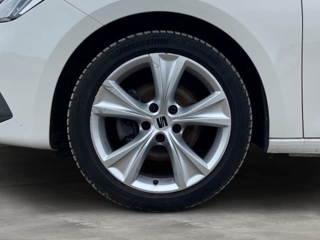 Seat Leon FR 2.0TDI FAHRSCHULPEDALE FULLINK NAVI SITZHZ KAMERA VOLLED ACC VERKEHRSZEICHEN ALLWETT