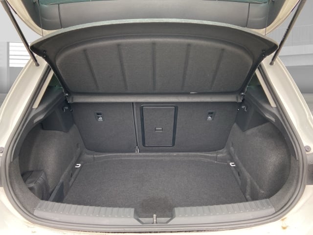 Seat Leon FR 2.0TDI FAHRSCHULPEDALE FULLINK NAVI SITZHZ KAMERA VOLLED ACC VERKEHRSZEICHEN ALLWETT
