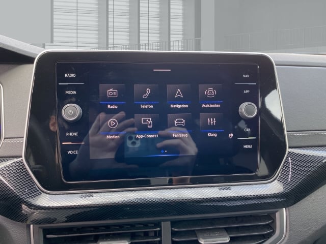 VW T-Cross R-Line 1.0TSI DSG AUTOM APPCONNECT ALLWETTER PDC V+H VERKEHRSZ SPURHALTE MATRIXLED SITZHZ