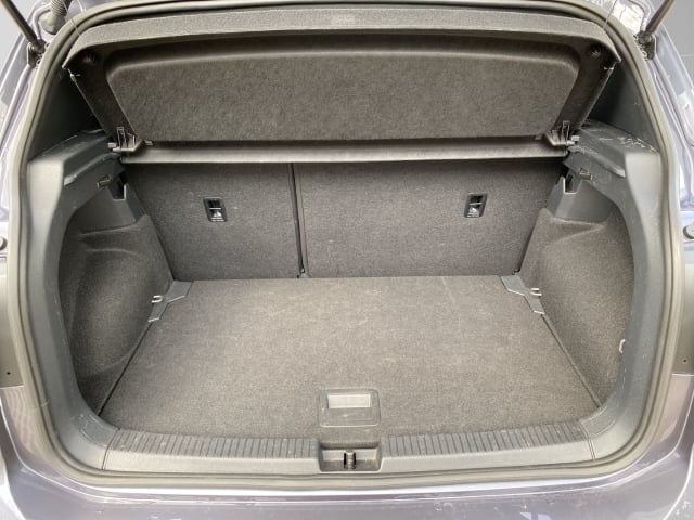 VW T-Cross R-Line 1.0TSI DSG AUTOM APPCONNECT ALLWETTER PDC V+H VERKEHRSZ SPURHALTE MATRIXLED SITZHZ
