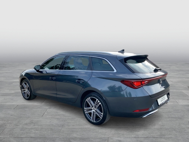 Seat Leon Sports 2.0TDI DSG AHK ACC NAVI FULLINK SITZHZ LENKRADHZ PARKLENK V+H KAMERA BEATSAUDIO