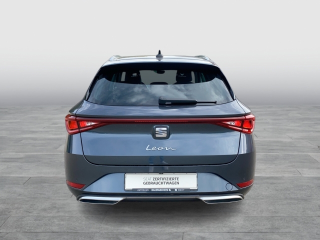 Seat Leon Sports 2.0TDI DSG AHK ACC NAVI FULLINK SITZHZ LENKRADHZ PARKLENK V+H KAMERA BEATSAUDIO
