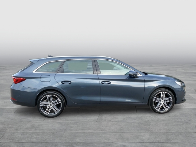 Seat Leon Sports 2.0TDI DSG AHK ACC NAVI FULLINK SITZHZ LENKRADHZ PARKLENK V+H KAMERA BEATSAUDIO