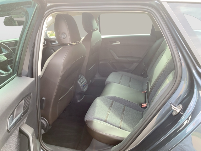 Seat Leon Sports 2.0TDI DSG AHK ACC NAVI FULLINK SITZHZ LENKRADHZ PARKLENK V+H KAMERA BEATSAUDIO