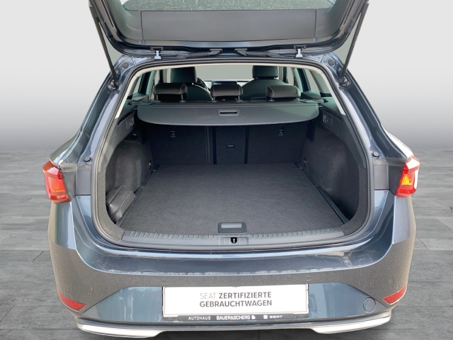 Seat Leon Sports 2.0TDI DSG AHK ACC NAVI FULLINK SITZHZ LENKRADHZ PARKLENK V+H KAMERA BEATSAUDIO