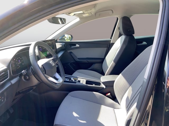Seat Leon 1.5 eTSI DSG ACC NAVI FULLINK PARKLENK V+H KAMERA KESSY ALU ROAD EDITION