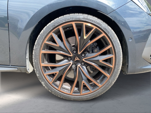 Cupra Leon VZ 2.0TSI DSG ACC FULLINK NAVI KESSY PDC V+H KAMERA LENKRADHZ SITZHZ DIGICOCKPIT VOLLED