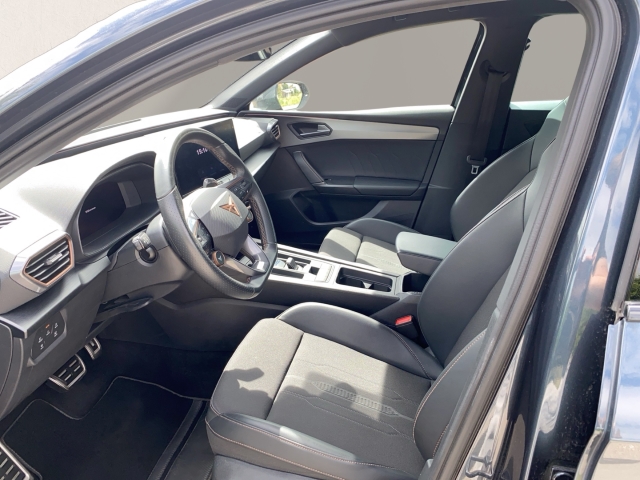 Cupra Leon VZ 2.0TSI DSG ACC FULLINK NAVI KESSY PDC V+H KAMERA LENKRADHZ SITZHZ DIGICOCKPIT VOLLED