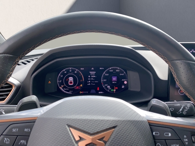 Cupra Leon VZ 2.0TSI DSG ACC FULLINK NAVI KESSY PDC V+H KAMERA LENKRADHZ SITZHZ DIGICOCKPIT VOLLED