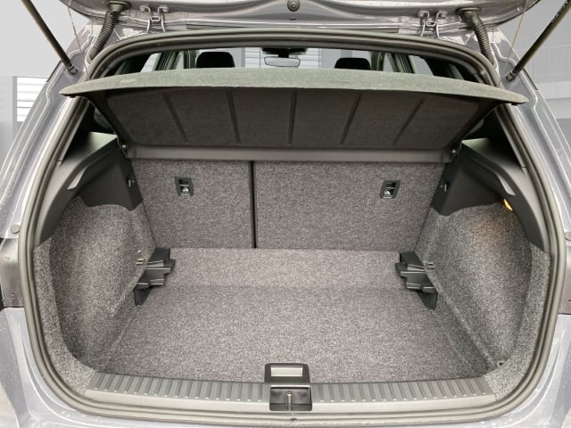 Seat Arona Style 1.0 TSI 85 kW (116 PS) 7-Gang-DSG Ganzjahresreifen PDC vo AHK