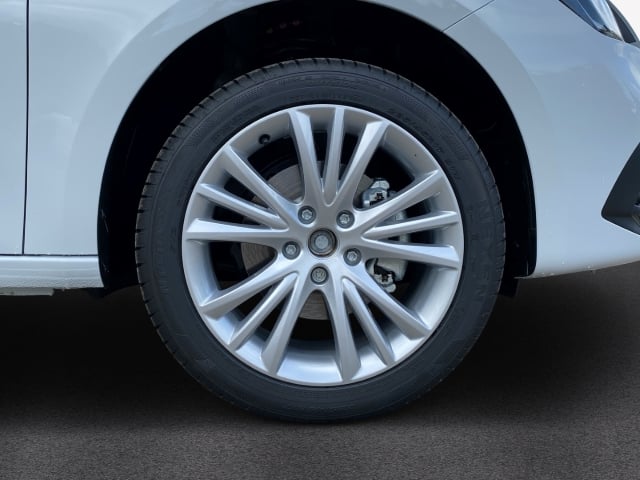 Seat Leon Sportstourer 1.5eTSI Road Edition AHK,SHZ,LED,Navi,elekt.Heckk. Kessy LED Innenlicht