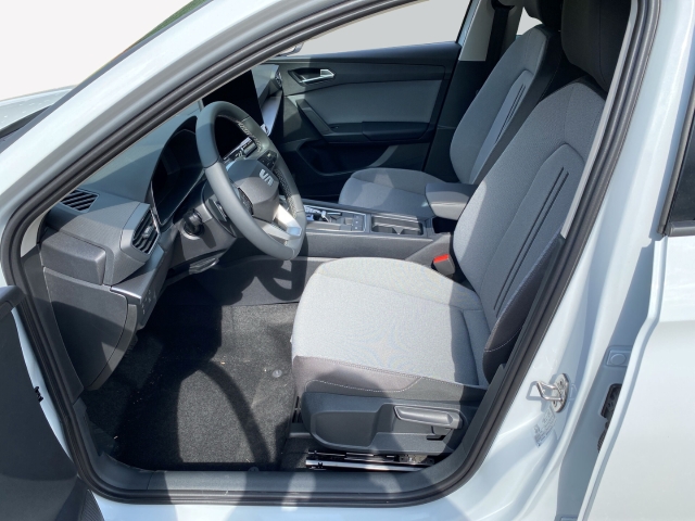 Seat Leon Sportstourer 1.5eTSI Road Edition AHK,SHZ,LED,Navi,elekt.Heckk. Kessy LED Innenlicht