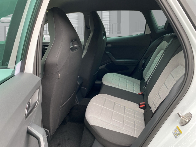 Seat Arona 1.5 TSI FR AHK LED Sitz vorn Kessy Navi PDC Rückfahrkamera