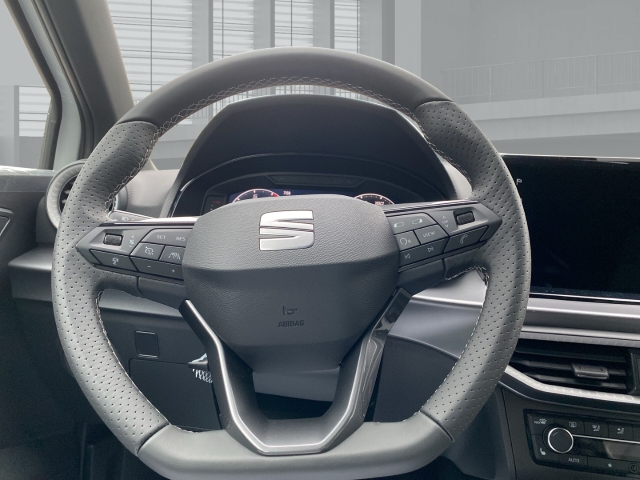 Seat Arona 1.5 TSI FR AHK LED Sitz vorn Kessy Navi PDC Rückfahrkamera