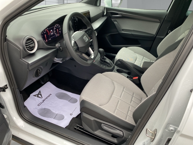 Seat Arona 1.5 TSI FR AHK LED Sitz vorn Kessy Navi PDC Rückfahrkamera