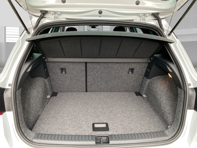 Seat Arona 1.5 TSI FR AHK LED Sitz vorn Kessy Navi PDC Rückfahrkamera