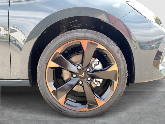 Cupra Leon 1.5 ETSI 110 KW (150 PS) 7-GANG-DSG Pano HD Matrix Navi Sitzh. vo