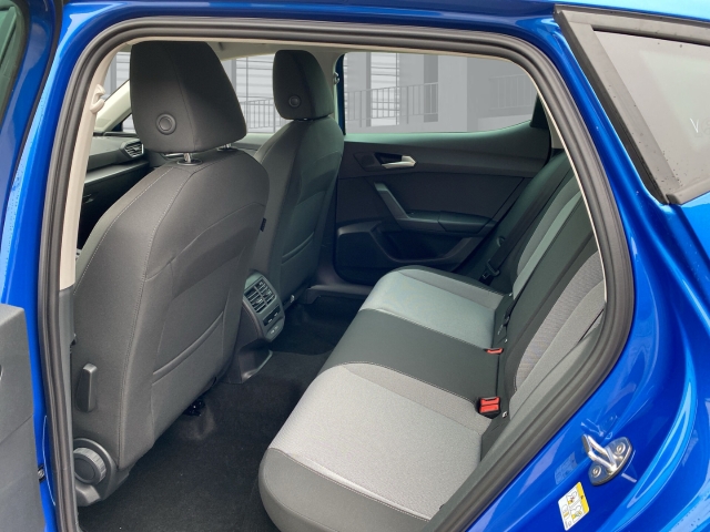 Seat Leon SEAT Style 1.5 eTSI 85 kW (116 PS) 7-Gang-DSG Fahrschulumbau Sitzh. Rückfahrk. uvm